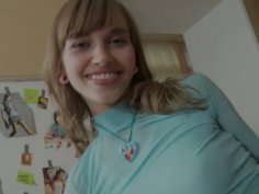 Horny teen Cindy uses an electric vibrator for stimulating her clit